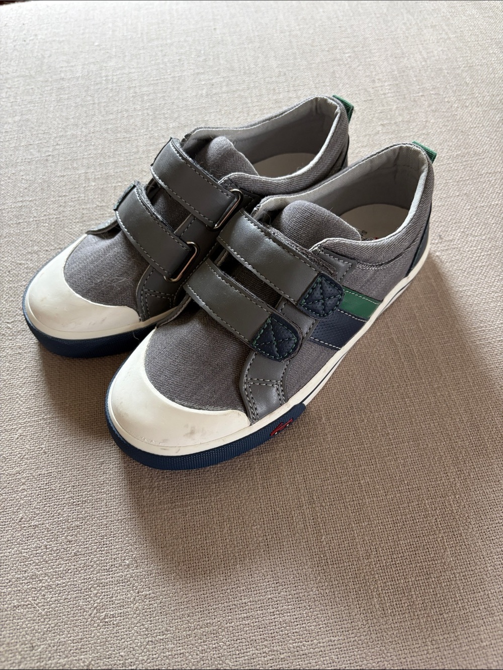 LIKE NEW See Kai Run Grey Sneakers with Blue/Green Little kids 2